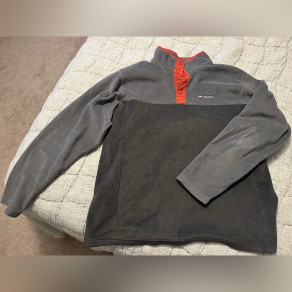 Columbia 1/4 Zip Pullover - Picture 2 of 7